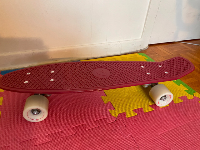 Skate board - never used in Skateboard in City of Toronto