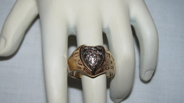 Mens Vntg 10K Yellow & White Gold Diamond Ring 12 Diamonds 9.5 in Jewellery & Watches in Saint John