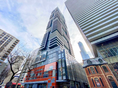 1+Den in Modern YC, Heart of down town Toronto for Rent