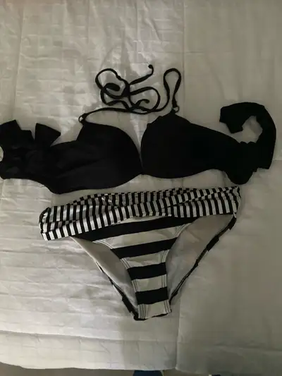 Maillot de bain, View more