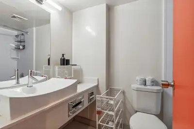 Student Residence Relet – Available Immediately / Fall Term