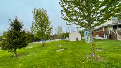 Trailer + land lease in Green Acres camping ground. 35 minutes from Newmarket Large lot . ~ 50 x 85f...