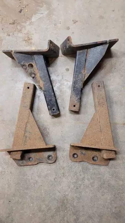 Truck camper tie downs Came off a 2012 F150, 6'5" box Purchased new 4 yrs ago $300 Also have airbags...