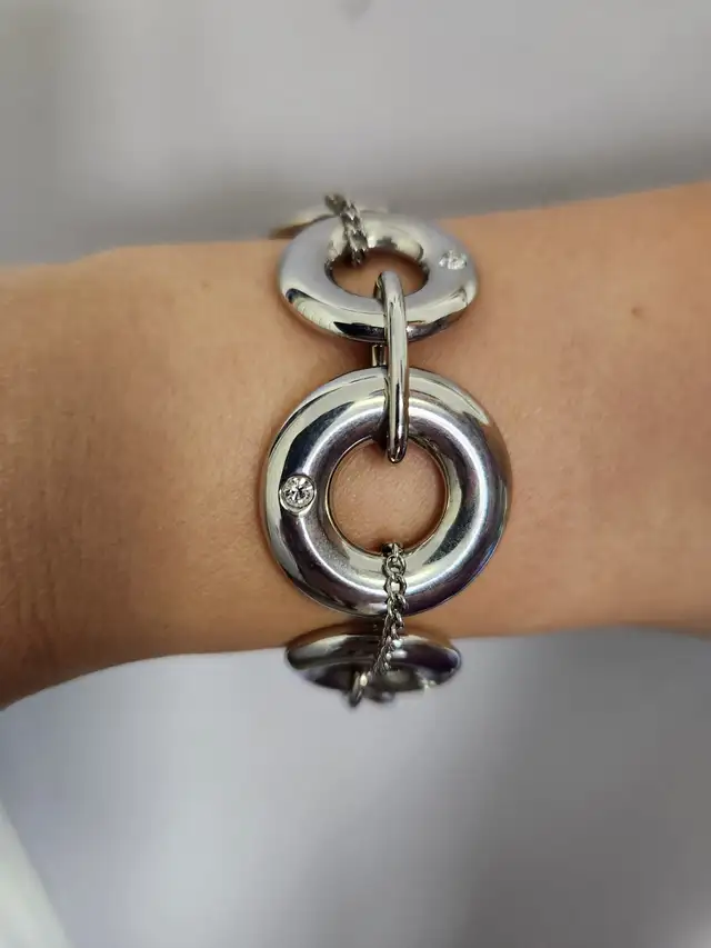 Swatch jewelry Adorius bracelet / Bracelet Swatch in Jewellery & Watches in Laval / North Shore - Image 5