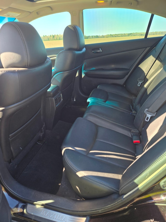 Nissan Maxima — photo 5