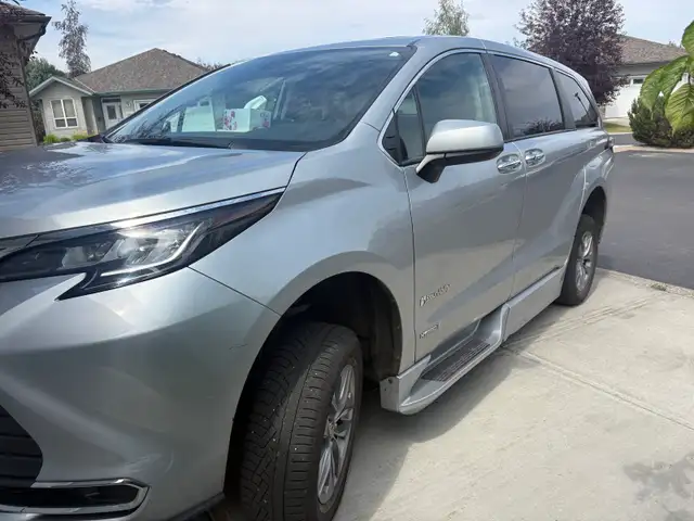 2021 Toyota Sienna Ramp Van