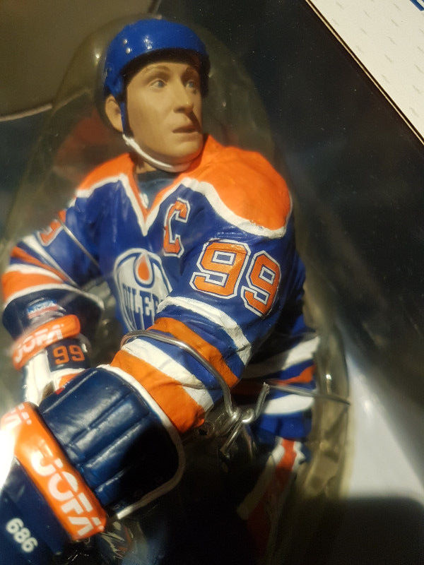 Wayne Gretzky McFarlane Legends 12 Figure Edmonton Oilers White