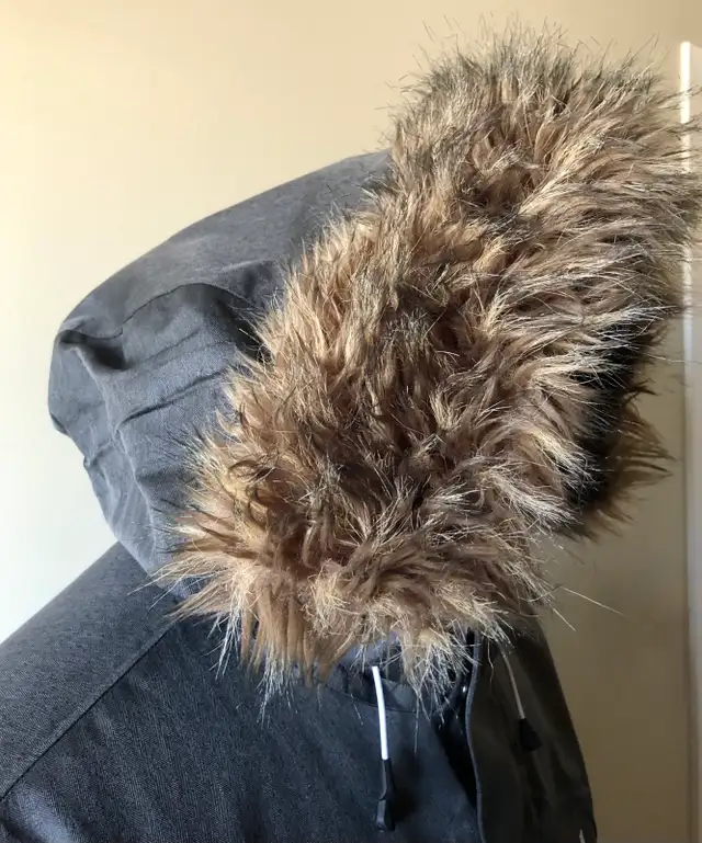 Helly Hansen Tech Grey XL Mens Warm Winter Jacket Hood Coat in Men's in Calgary - Image 3