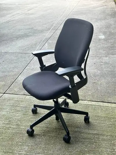 Steelcase Leap v2 DarkBlue, View more