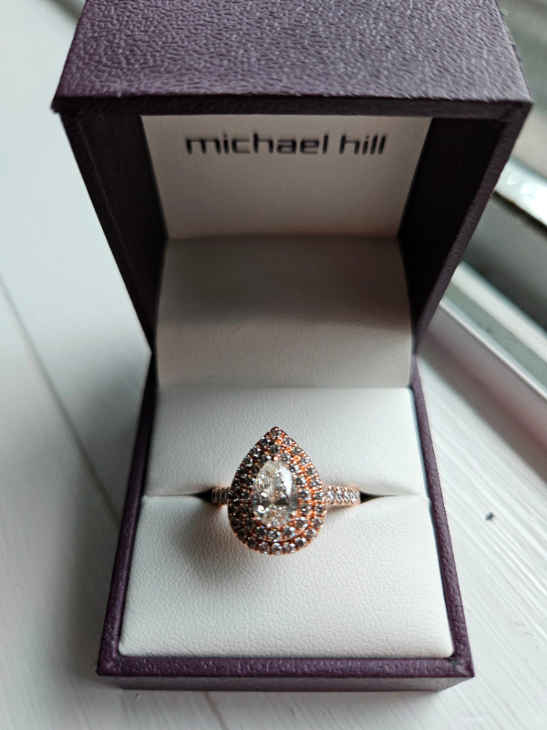 Teardrop diamond with halo, rose gold engagement ring in Jewellery & Watches in Chilliwack - Image 3