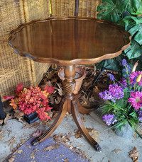 ANTIQUE DUNCAN PHYFE TABLE