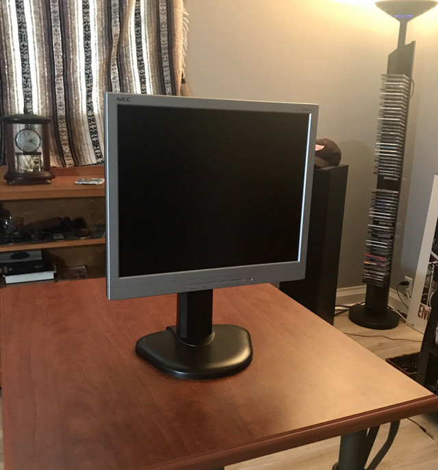 19” lcd monitor for sale.  in Monitors in Leamington - Image 3