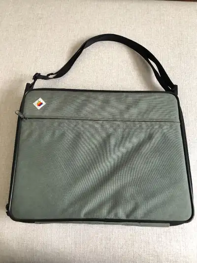 Apple Macintosh carrying case/bag, View more