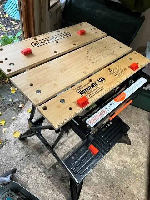 BLACK+DECKER Workmate 425 Folding Portable Workbench/Vise in Tool Storage & Benches in Guelph - Image 4