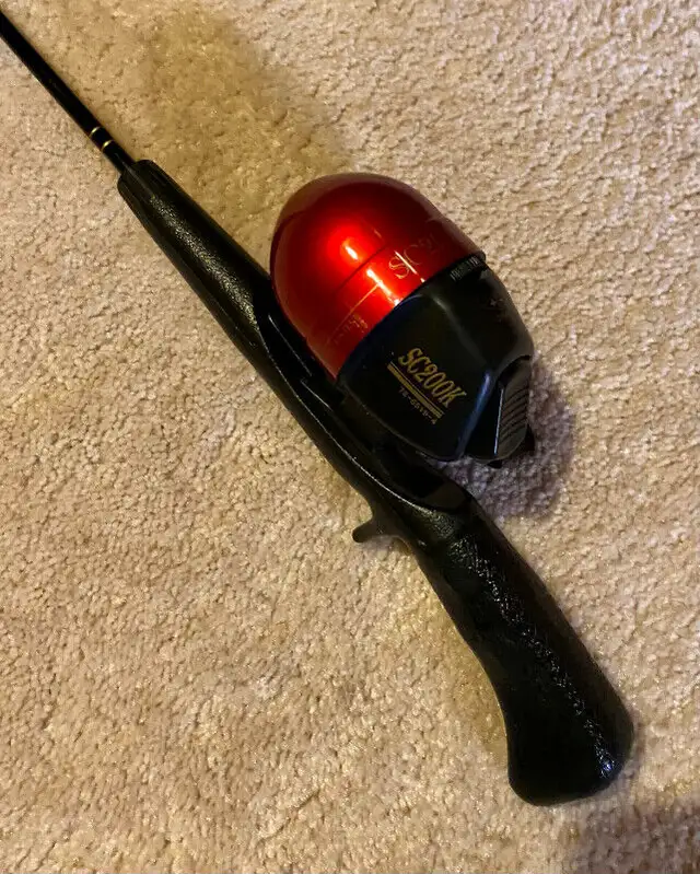 Fishing Pole Lightweight but Good I Think in Fishing, Camping & Outdoors in Sarnia - Image 2