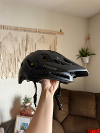 Mountain Biking Helmet 