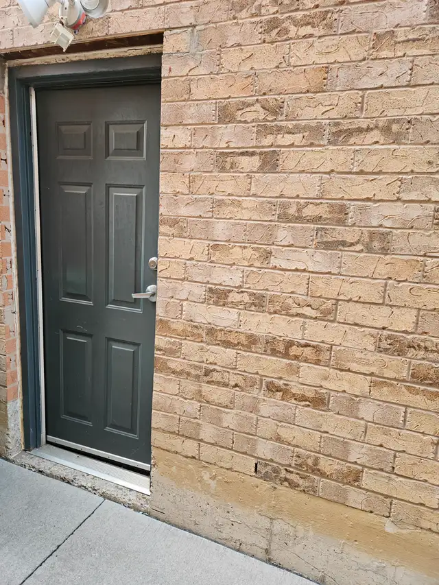 Short Term Studio Rent Near SQ One in Short Term Rentals in Mississauga / Peel Region - Image 3