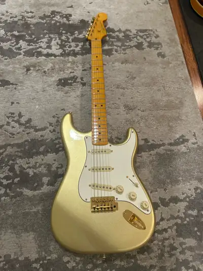 Squier 60 YEARS - FSR CV Aztec Gold Stratocaster , View more