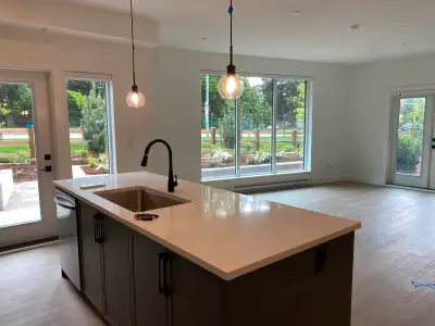 2 bed 2 bath Brand New Apartment for Rent in South Surrey