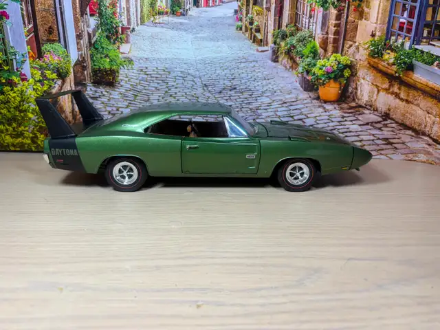 1:18 Ertl 1969 Dodge Charger Daytona Die-Cast Die-Cast model New in Arts & Collectibles in Mississauga / Peel Region - Image 5