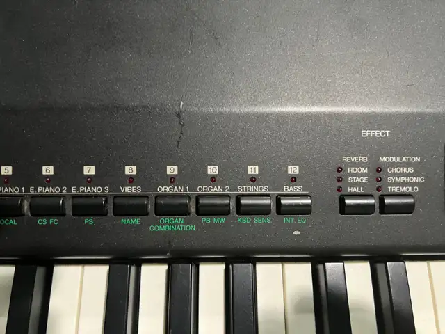 Keyboard Yamaha full lenght with stand etcc in Pianos & Keyboards in Longueuil / South Shore - Image 6