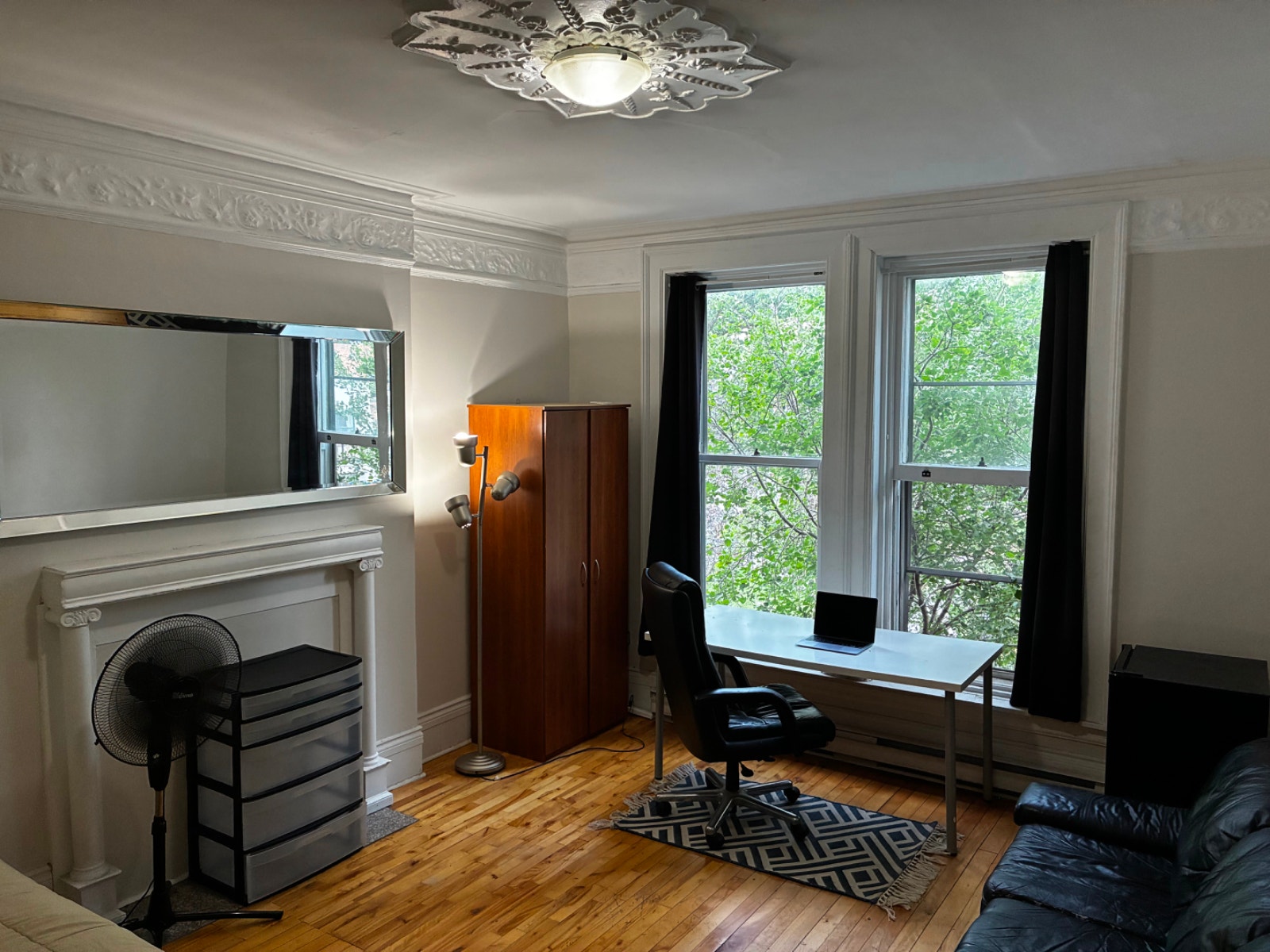 Big Furnished Room in elite Downtown location | Aug or Sept — photo 2