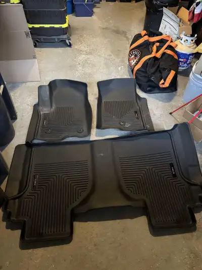 Selling in great shape Enthuze floor liner for GM or Chevy truck. Practically brand new. New will co...