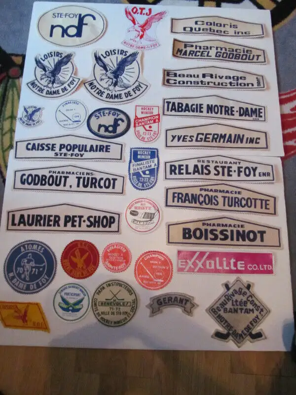 31 ECUSSON PATCH CREST NOTRE DAME STE.FOY QUEBEC 1970 HOCKEY in Arts & Collectibles in Laurentides - Image 2