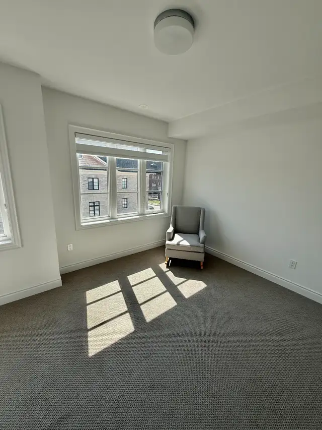 HOME FOR RENT IN STREETSVILLE in Long Term Rentals in Mississauga / Peel Region - Image 10