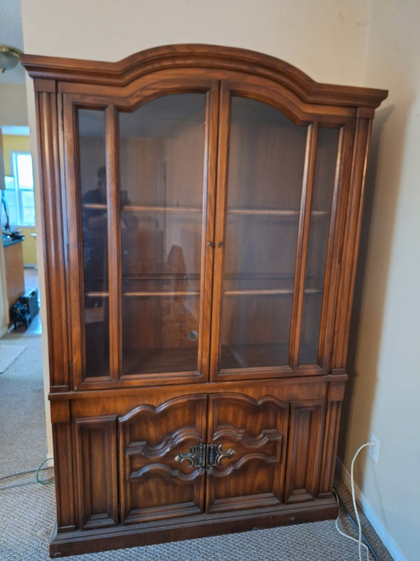 China Hutch in Hutches & Display Cabinets in Napanee