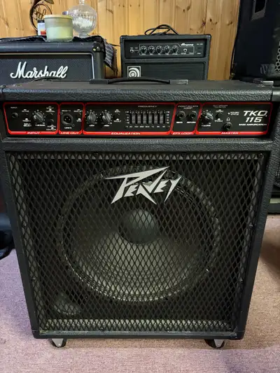 Peavey TKO 115 Bass Amp, View more