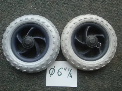 Petites roues de formats variés, View more