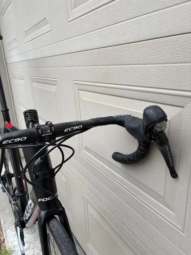 Focus Cayo Disk Full Carbon Road bike in Road in Ottawa - Image 10