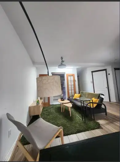1 bedroom in a  2 bedroom appartement for the summer, View more