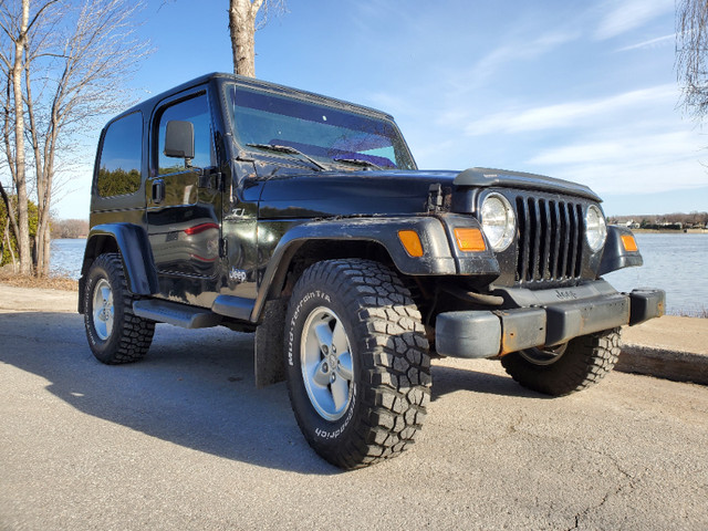 Jeep Wrangler TJ SE 2001 2.5 litre 4 cylindres manuelle dans Autos et camions  à Laval/Rive Nord - Image 3