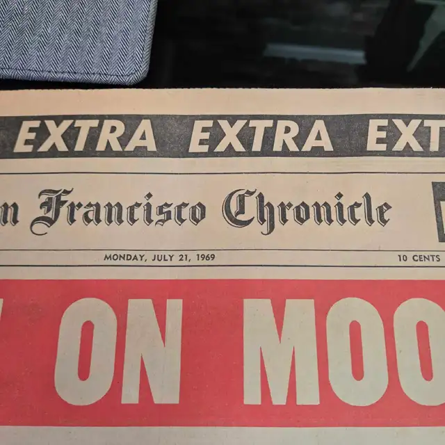 San Francisco Chronicle July 21 1969 Moon Landing Newspaper in Arts & Collectibles in Kitchener / Waterloo - Image 3