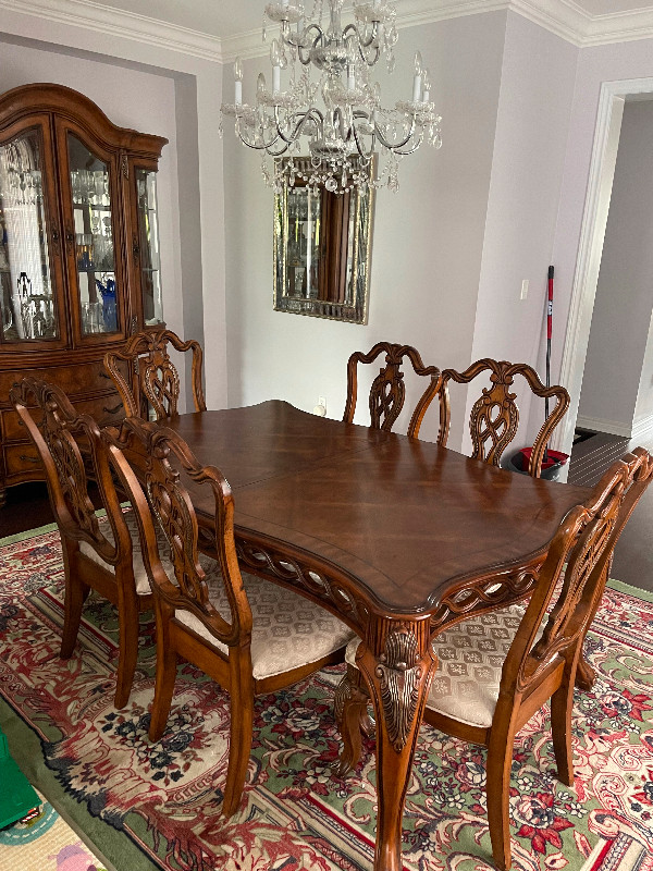 Dinning set with chairs in Dining Tables & Sets in Markham / York Region - Image 3