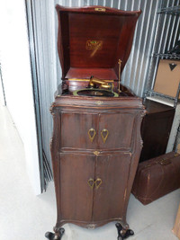 Victrola VV-XVII Mahogany Upright Phonograph