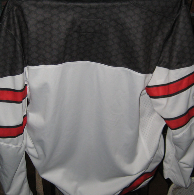 Nike Team Canada IIHF Hockey Jersey 150th Anniversary Large in Hockey in Sudbury - Image 3