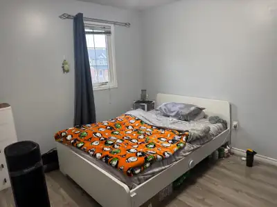 Private bedroom available for rent starting May 1st, ideal for a working professional or student (fe...