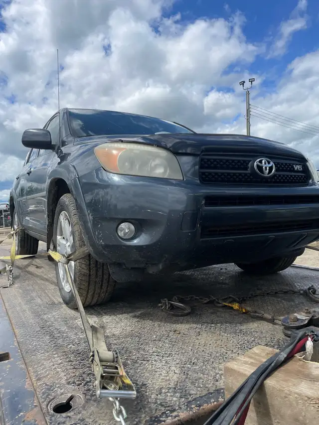 Turn your unwanted damaged or junk car to cash in Cars & Trucks in St. Albert - Image 3