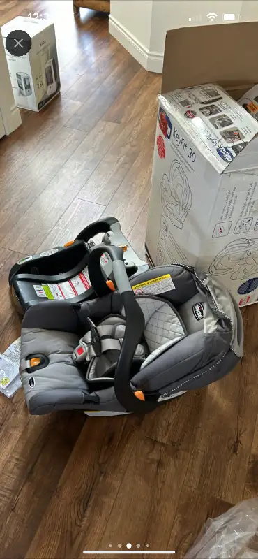 Chicco Keyfit 30 CarSeat & Base- BRAND NEW IN BOX, View more