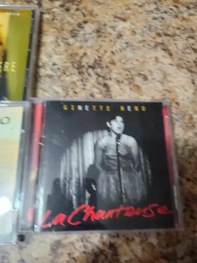 Plusieurs cd presque pas utiliser acheter par ma mere 5$ chaques, View more