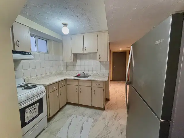 2 Beds 1 Bath Basement for Rent in Long Term Rentals in City of Toronto - Image 4