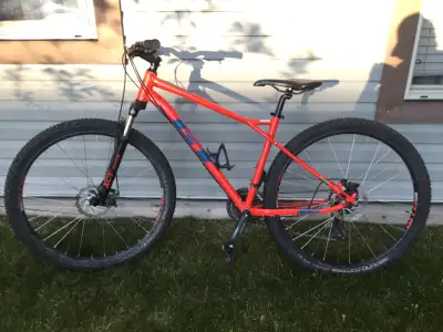 GT Aggressor Comp with Medium Frame and 29-inch Wheels, View more