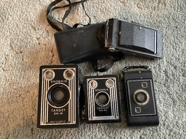 Antique cameras in Arts & Collectibles in Belleville - Image 2