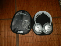 Bose Noise Cancelling Headphones 700