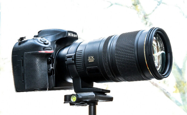 Sigma 70-200 F2.8 APO EX DG OS  HSM  Nikon Mount in Cameras & Camcorders in City of Toronto