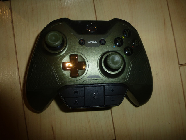 Brand New  Wireless Xbox One Controllers in XBOX One in London