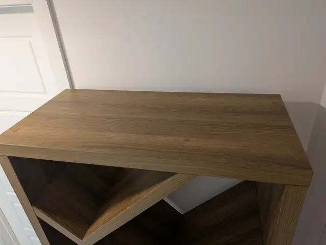 Broadmoore Open bookshelf / shelf in Bookcases & Shelving Units in Ottawa - Image 4